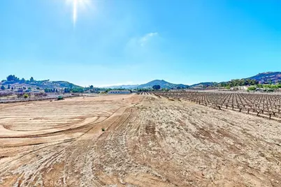 38680 Avenida De Felicidad, Murrieta, CA 92562 - Photo 7