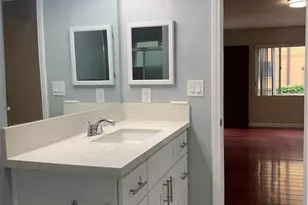 127 S Oxford Ave, Los Angeles, CA 90004 - Photo 7