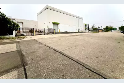 223 W B Street, Colton, CA 92324 - Photo 9