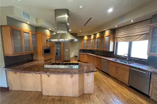 5077 Schumacher Rd, Calabasas, CA 91302 - Photo 9