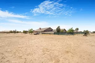 12771 Elm St, Oak Hills, CA 92344 - Photo 7