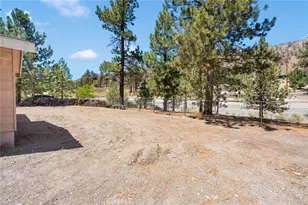 592 Mountain View Ave, Wrightwood, CA 92397 - Photo 29