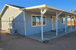 215 Hilton Ave, Landers, CA 92284 - Photo 17