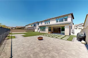 18732 Juniper Spgs Dr, Canyon Country, CA 91387 - Photo 11