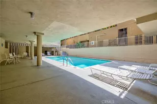 525 N Sycamore Ave, Los Angeles, CA 90036 - Photo 29