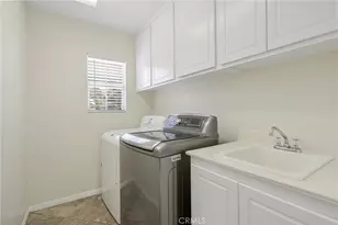 25418 Singleleaf St, Corona, CA 92883 - Photo 27