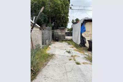 418 E 40th Place, Los Angeles, CA 90011 - Photo 3