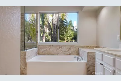 39270 Corte Pluma, Murrieta, CA 92563 - Photo 33