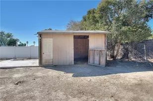 941 W F St, Colton, CA 92324 - Photo 35