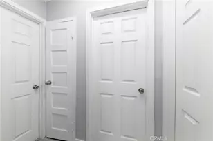 719 W Century, Los Angeles, CA 90044 - Photo 17