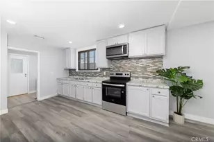 719 W Century, Los Angeles, CA 90044 - Photo 9