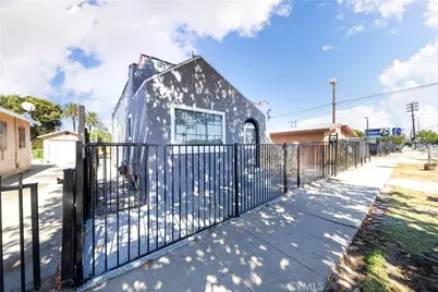 719 W Century, Los Angeles, CA 90044 - Photo 5