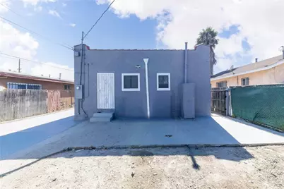 719 W Century, Los Angeles, CA 90044 - Photo 31