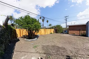 719 W Century, Los Angeles, CA 90044 - Photo 33