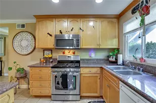 15391 Rushmoor Ln, Huntington Beach, CA 92647 - Photo 11