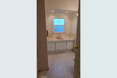250 N Ridgewood Place, Los Angeles, CA 90004 - Photo 9
