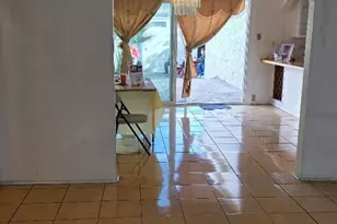 250 N Ridgewood Pl, Los Angeles, CA 90004 - Photo 7