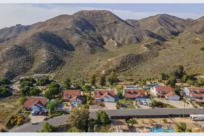 22136 Woodcreek Lane, Wildomar, CA 92595 - Photo 49