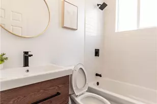 5743 Chesley Ave, Los Angeles, CA 90043 - Photo 19