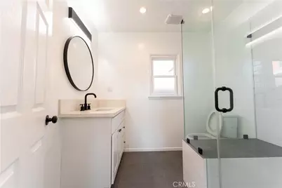 5743 Chesley Avenue, Los Angeles, CA 90043 - Photo 39