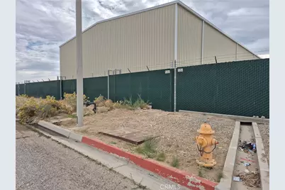 9541 Commerce Way, Adelanto, CA 92301 - Photo 11