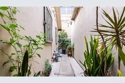 4656 Floral, Los Angeles, CA 90022 - Photo 55