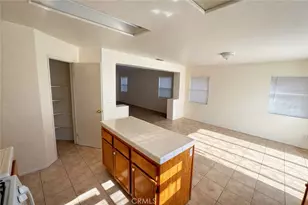 11913 Pepperwood, Victorville, CA 92392 - Photo 3