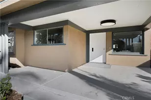 2410 8th Ave, Los Angeles, CA 90018 - Photo 5