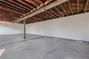 2410 8th Ave, Los Angeles, CA 90018 - Photo 33