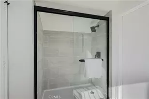 2410 8th Ave, Los Angeles, CA 90018 - Photo 31