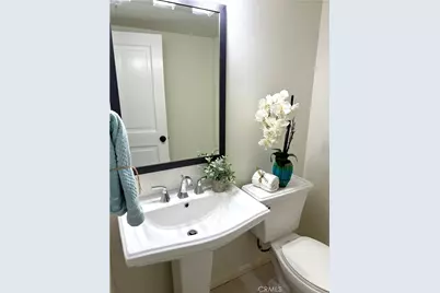 93 Painted Trellis, Irvine, CA 92620 - Photo 5