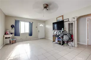 331 W 92nd St, Los Angeles, CA 90003 - Photo 5