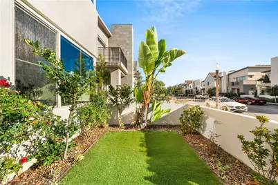 151 Scale, Irvine, CA 92618 - Photo 5