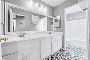 8923 Azalea Springs Rd, Oak Hills, CA 92344 - Photo 45