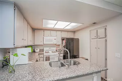 23 Calle Del Cabos, Phillips Ranch, CA 91766 - Photo 13