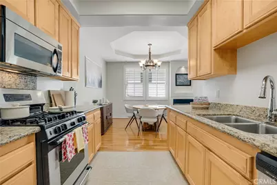 10623 Moorpark Street #1, Toluca Lake, CA 91602 - Photo 11