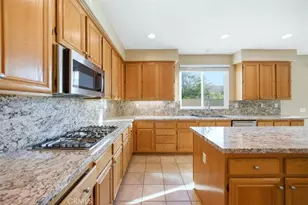 23871 Cloverleaf Way, Murrieta, CA 92562 - Photo 13