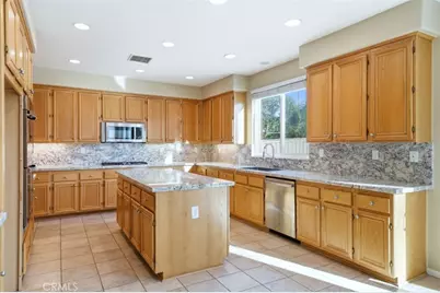 23871 Cloverleaf Way, Murrieta, CA 92562 - Photo 17
