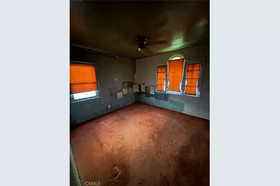 7611 S Hobart, Los Angeles, CA 90047 - Photo 15