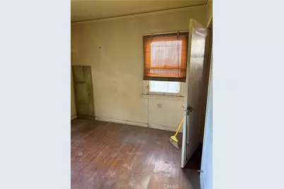 7611 S Hobart, Los Angeles, CA 90047 - Photo 19