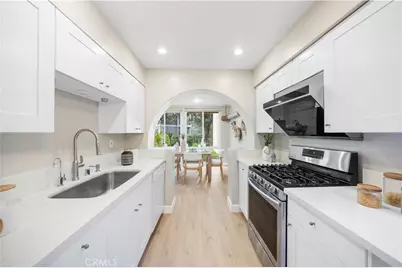 136 Pineview, Irvine, CA 92620 - Photo 5