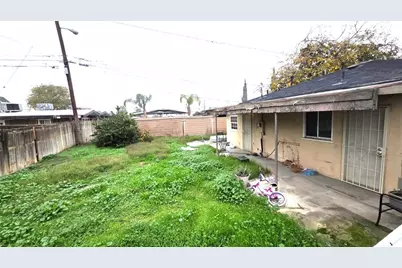 1706 Shamrock, Bakersfield, CA 93304 - Photo 13