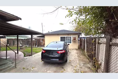 1706 Shamrock, Bakersfield, CA 93304 - Photo 5