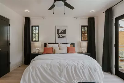 584 N Plymouth Boulevard, Los Angeles, CA 90004 - Photo 27