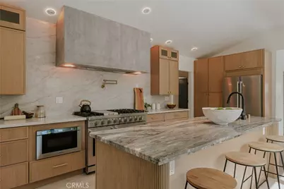 584 N Plymouth Boulevard, Los Angeles, CA 91004 - Photo 15