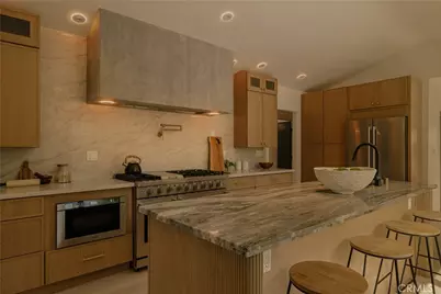 584 N Plymouth Boulevard, Los Angeles, CA 90004 - Photo 41