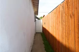 1537 W 60th, Los Angeles, CA 90047 - Photo 17