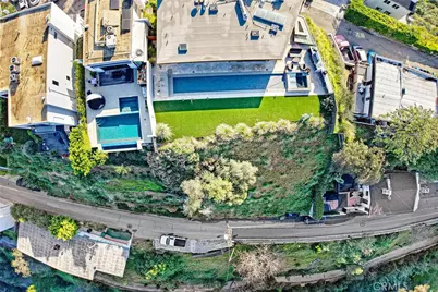 8220 Mannix Drive, Los Angeles, CA 90046 - Photo 17