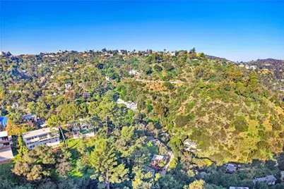 8220 Mannix Drive, Los Angeles, CA 90046 - Photo 9