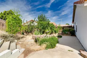 13035 Troy Ct, Victorville, CA 92395 - Photo 17